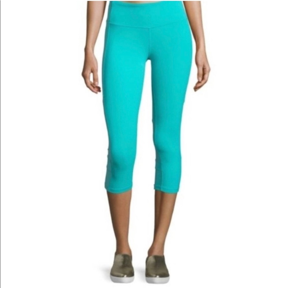 Alo yoga mesh capri leggings in oasis